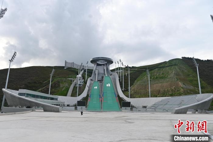 “雪如意”近景?！〉杂鸺?攝