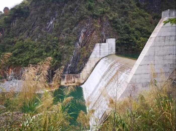2021年12月7日，督察組現(xiàn)場督察發(fā)現(xiàn)，未取得相關(guān)手續(xù)的上立亭電站主體工程已完成建設