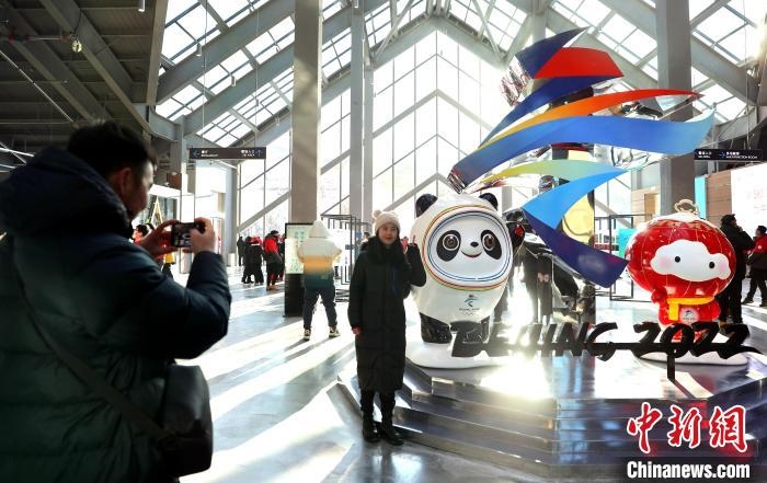 圖為滑雪場現(xiàn)場?！≡S婷 攝