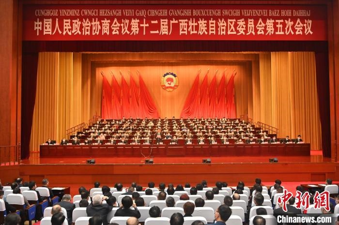 圖為大會閉幕?！∮峋?攝