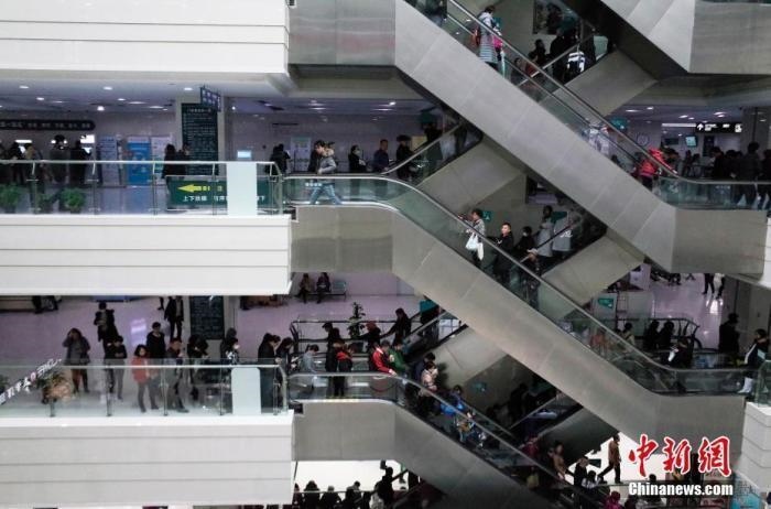 資料圖：某醫(yī)院門診樓。 <a target='_blank' href='/'>中新社</a>記者 殷立勤 攝
