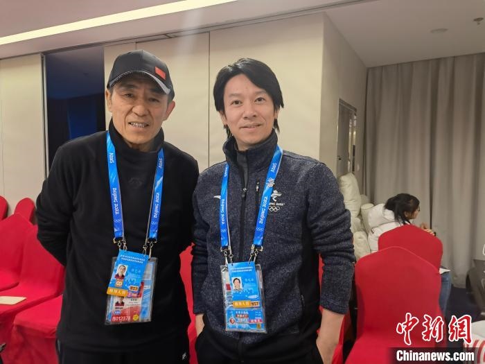 張文海與張藝謀的合影?！埼暮?供圖