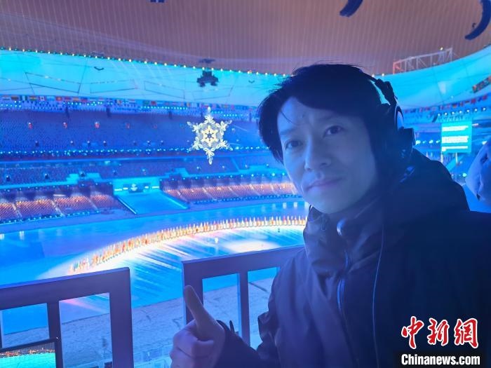 張文海在“鳥巢”內(nèi)。　張文海 供圖