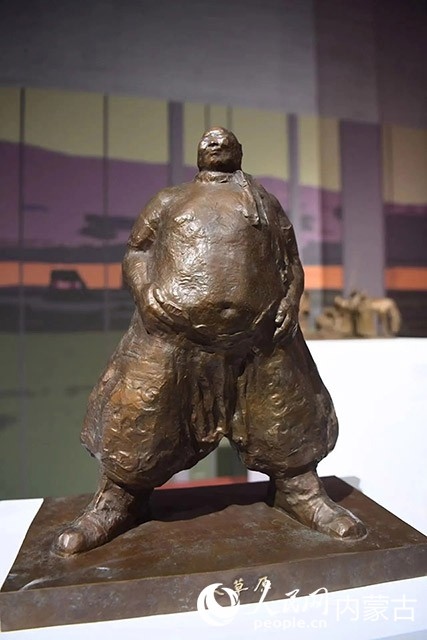 吳為山作品《大草原》。人民網(wǎng)記者富麗娟攝