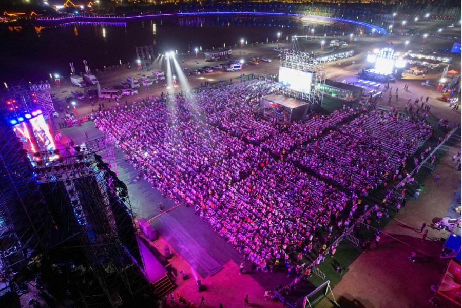 “如七而遇 相思烏?！边@場(chǎng)七夕主題音樂會(huì)甜出圈137.png