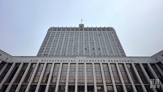 △俄羅斯聯(lián)邦政府大廈。（總臺(tái)央視記者范一鳴拍攝）
