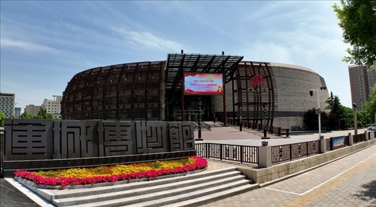 鑒往知來，跟著總書記學(xué)歷史丨走進(jìn)一座博物館，尋根五千年中華文明