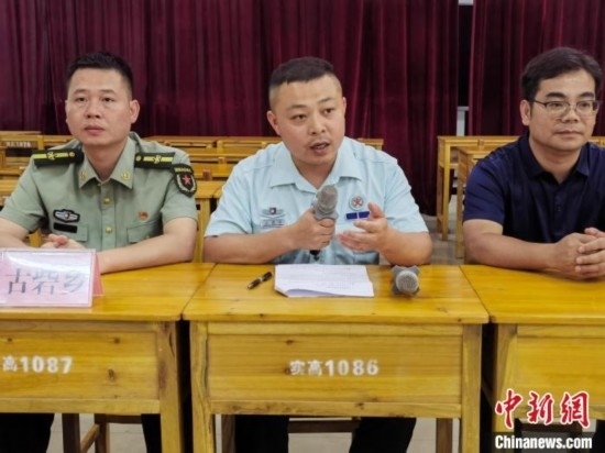 宣講員宣講。韋碩 攝