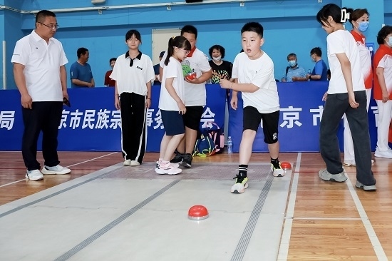 冰蹴球比賽場景。賽事主辦方供圖