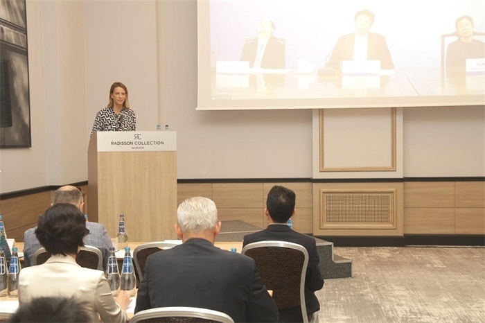 波蘭國家商會副主席卡羅麗娜致辭。