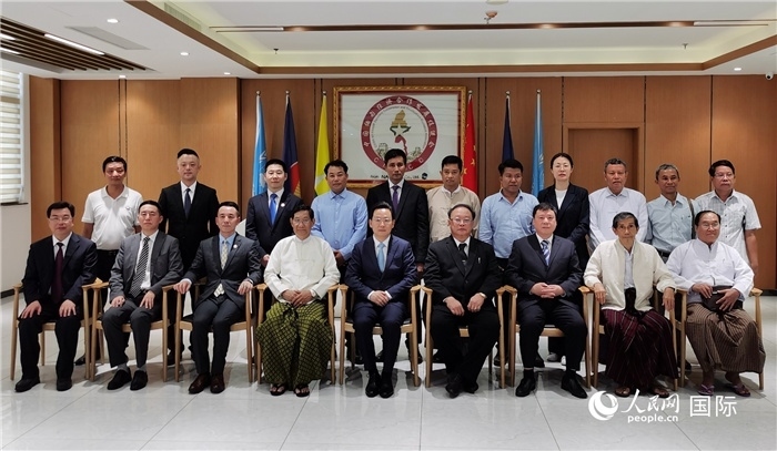 吉林市市委書記胡斌率團與緬甸皎漂當(dāng)?shù)厝耸拷涣鞑⒑嫌?人民網(wǎng)記者李秉新攝