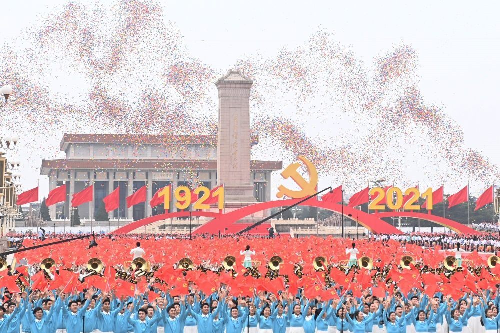 2021年7月1日上午，慶祝中國共產(chǎn)黨成立100周年大會在北京天安門廣場隆重舉行。這是慶祝大會現(xiàn)場放飛氣球。新華社記者 李尕 攝