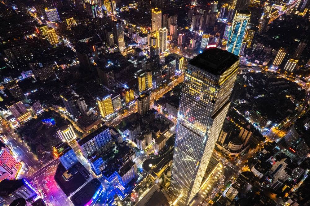 這是6月7日夜間拍攝的長沙城區(qū)景色（無人機照片）。新華社記者 陳思汗 攝