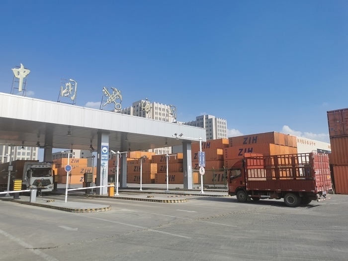 鄭州國際陸港海關(guān)監(jiān)管場所。鄭州車站海關(guān)供圖