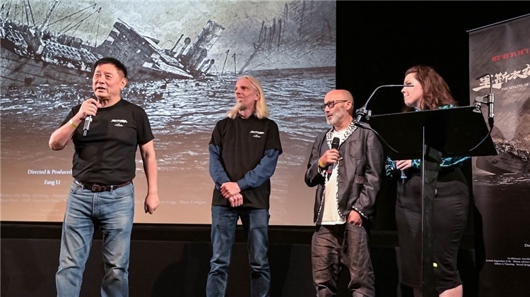 導(dǎo)演方勵以及團隊成員分享體會。郭錦標(biāo)攝