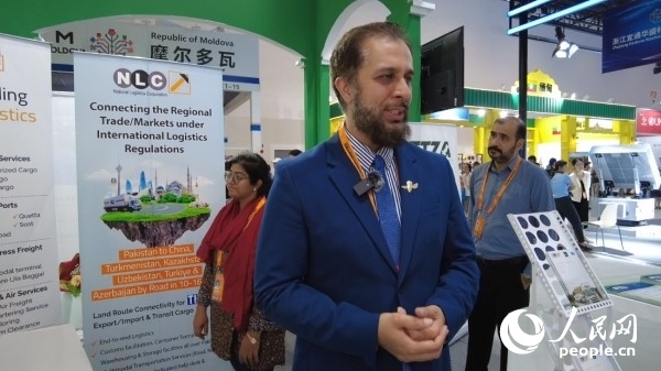 9月2日，巴基斯坦駐華使館商務(wù)參贊古拉姆·卡迪爾接受人民網(wǎng)記者采訪。人民網(wǎng)記者 趙雯博攝