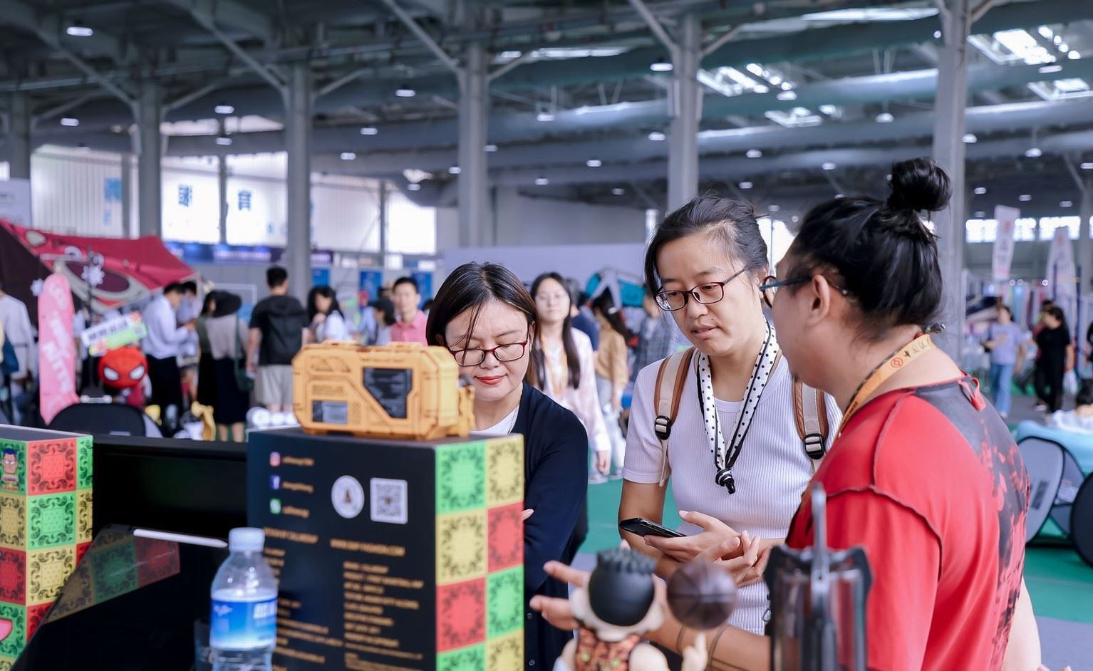 體育服務(wù)專題展區(qū)現(xiàn)場(chǎng)。人民網(wǎng) 歐陽(yáng)易佳攝