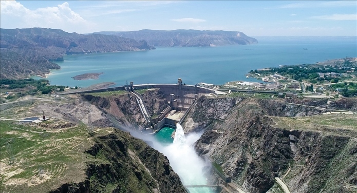 龍羊峽水電站開(kāi)閘放水。國(guó)家電投黃河公司供圖