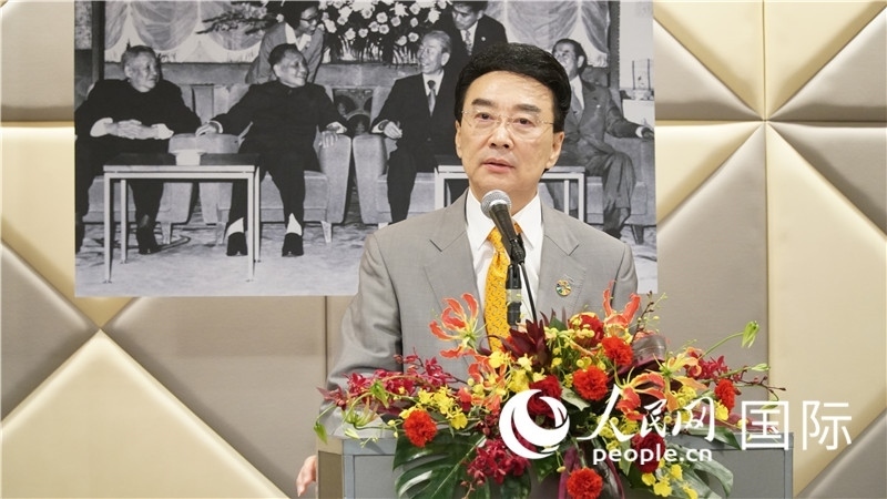 在日中國企業(yè)協(xié)會會長王家馴致祝酒詞。人民網(wǎng) 蔣曉辰攝