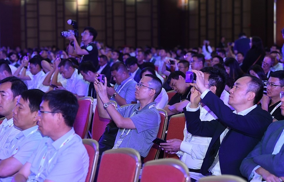 2023數(shù)字經(jīng)濟(jì)峰會(huì)·城市智能升級(jí)主題論壇現(xiàn)場。人民網(wǎng)記者 翁奇羽攝