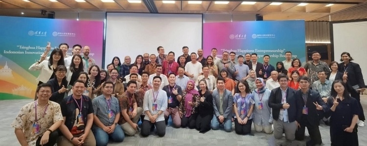 學(xué)員合影。清華大學(xué)東南亞中心供圖