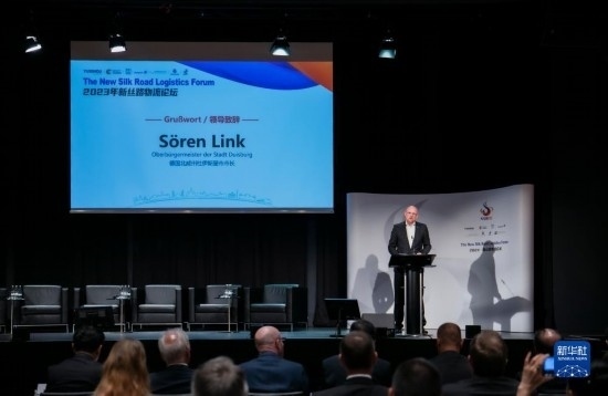 9月21日，在德國杜伊斯堡，杜伊斯堡市市長澤倫·林克出席2023新絲路物流論壇并致辭。新華社記者 張帆 攝