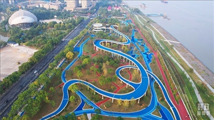 △俯瞰長(zhǎng)江國(guó)家文化公園九江城區(qū)段。（總臺(tái)記者李海峰拍攝）