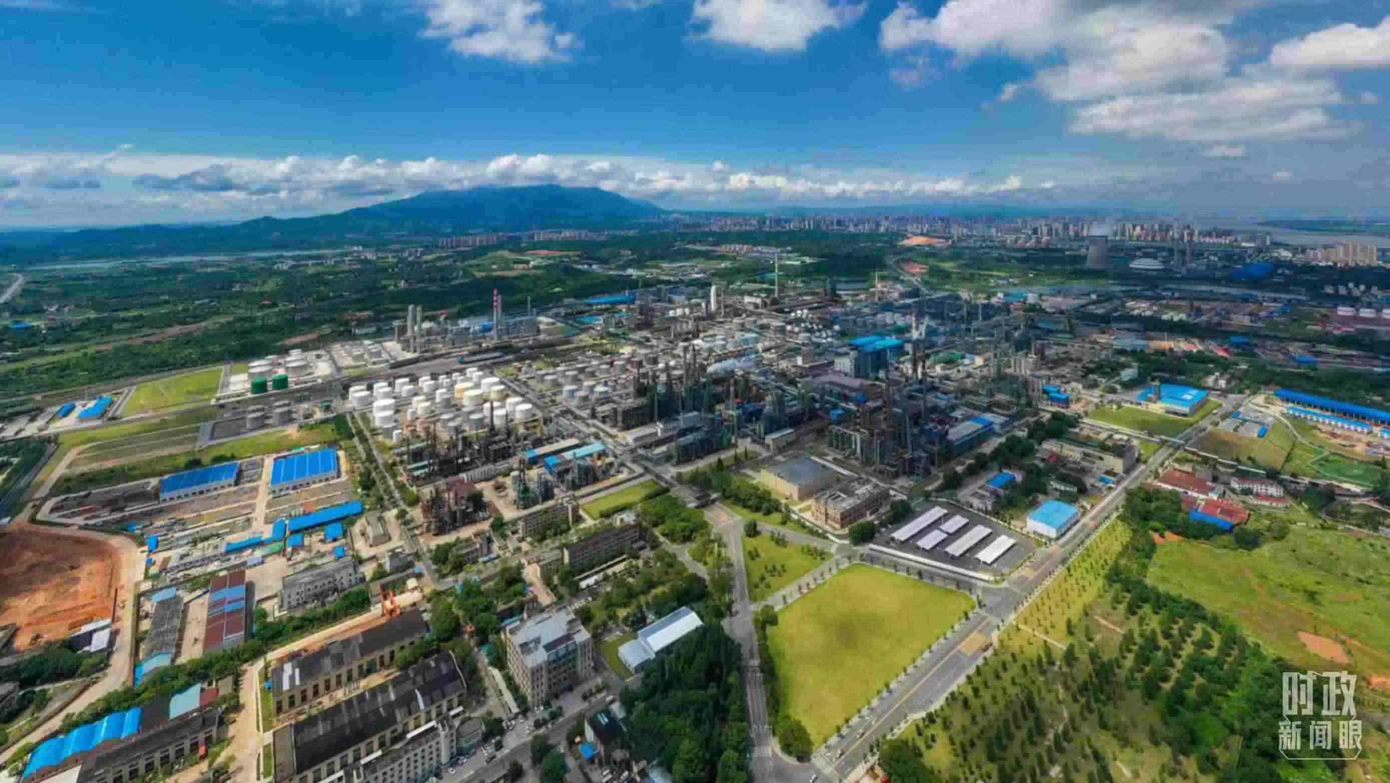 △中國(guó)石化九江分公司。（總臺(tái)記者劉陽(yáng)拍攝）