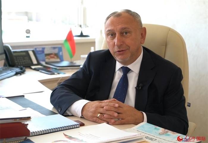 中白工業(yè)園管委會主任亞歷山大·亞羅申科接受人民網(wǎng)記者采訪。人民網(wǎng) 皇甫萬里攝