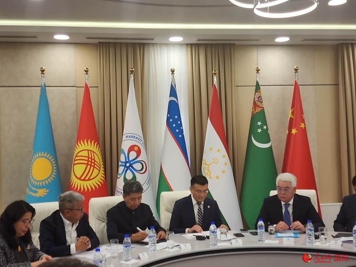 中國駐烏茲別克斯坦大使于駿致辭。人民網(wǎng)記者 李強(qiáng)攝