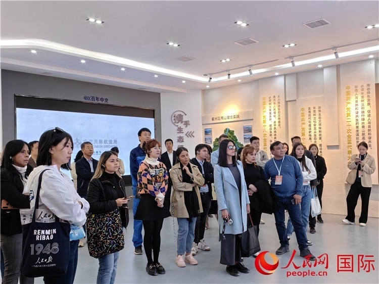 媒體記者探訪薊州礦山生態(tài)修復項目。人民網記者 符園園攝