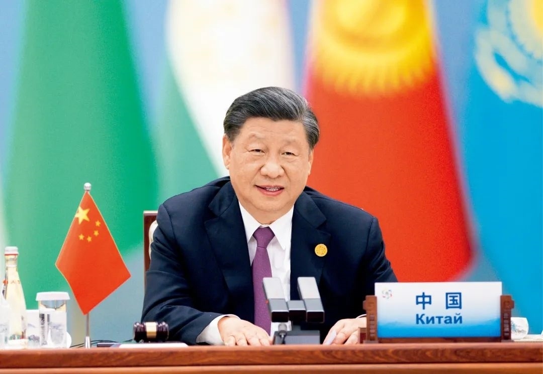 2023年5月19日上午，國(guó)家主席習(xí)近平在陜西省西安市主持首屆中國(guó)—中亞峰會(huì)并發(fā)表題為《攜手建設(shè)守望相助、共同發(fā)展、普遍安全、世代友好的中國(guó)—中亞命運(yùn)共同體》的主旨講話。圖/ 新華社記者 黃敬文 攝
