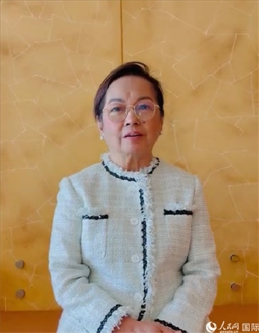 菲律賓前總統(tǒng)阿羅約通過(guò)視頻發(fā)表致辭。人民網(wǎng)記者樊帆 攝