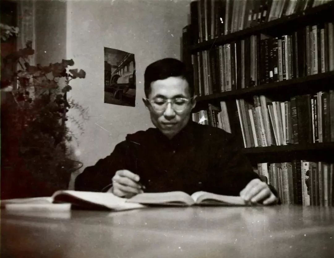 青年時(shí)期的秦裕琨。哈爾濱工業(yè)大學(xué)供圖