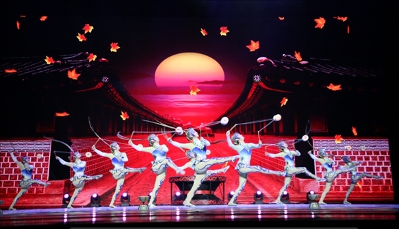 雜技《俏花旦·集體空竹》節(jié)目照。主辦方供圖