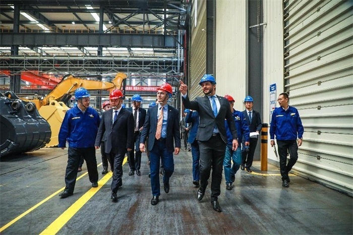 巴西米納斯吉拉斯州州長羅梅烏·澤馬到徐工集團考察。徐工集團供圖