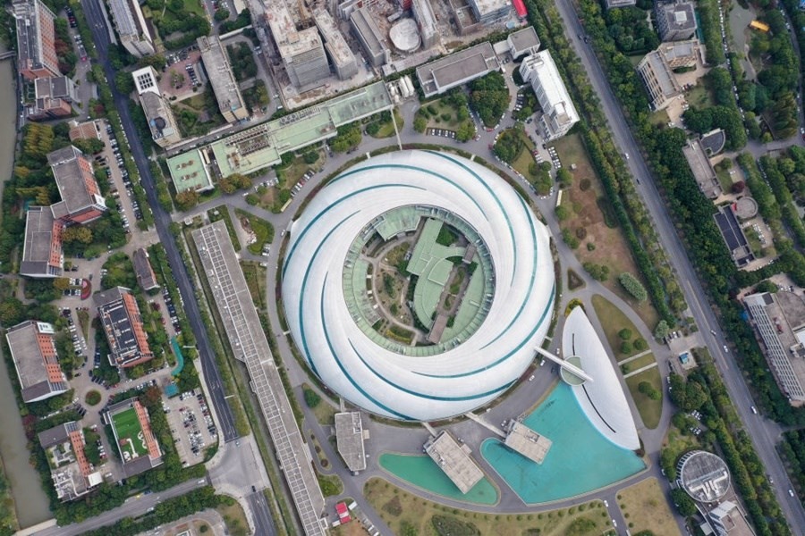 位于上海張江科學(xué)城的國家大科學(xué)裝置上海光源（2020年10月26日攝，無人機(jī)照片）。