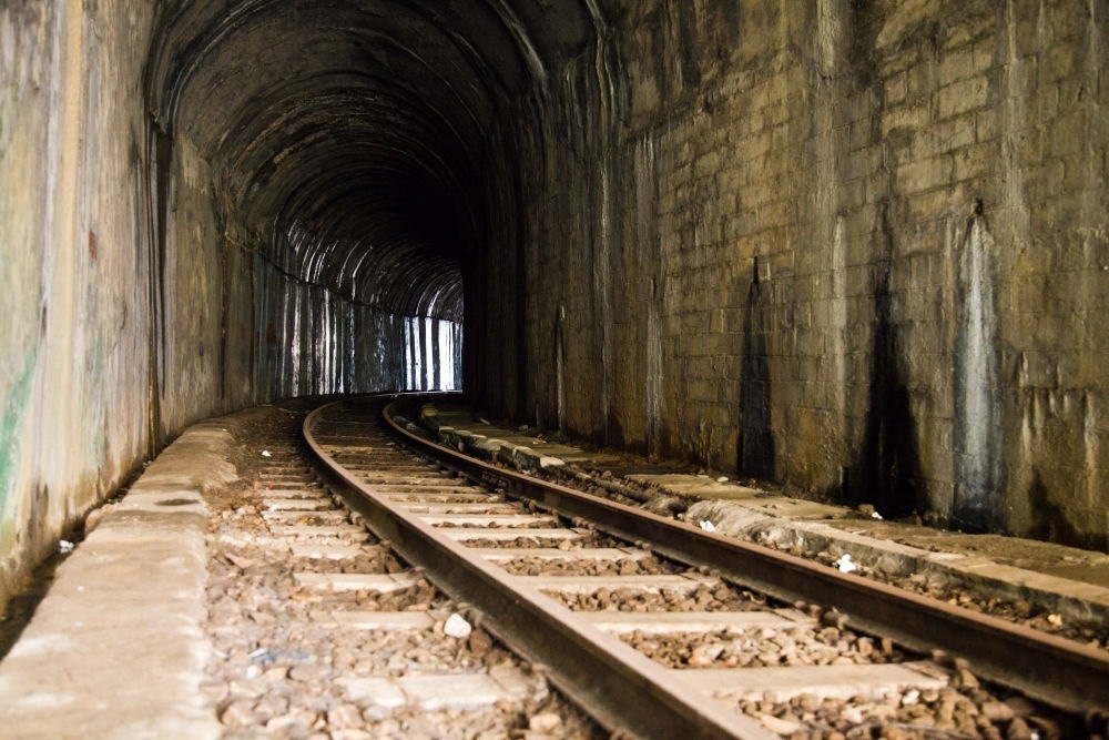 這是2013年3月22日拍攝的河口境內(nèi)的米軌鐵路。