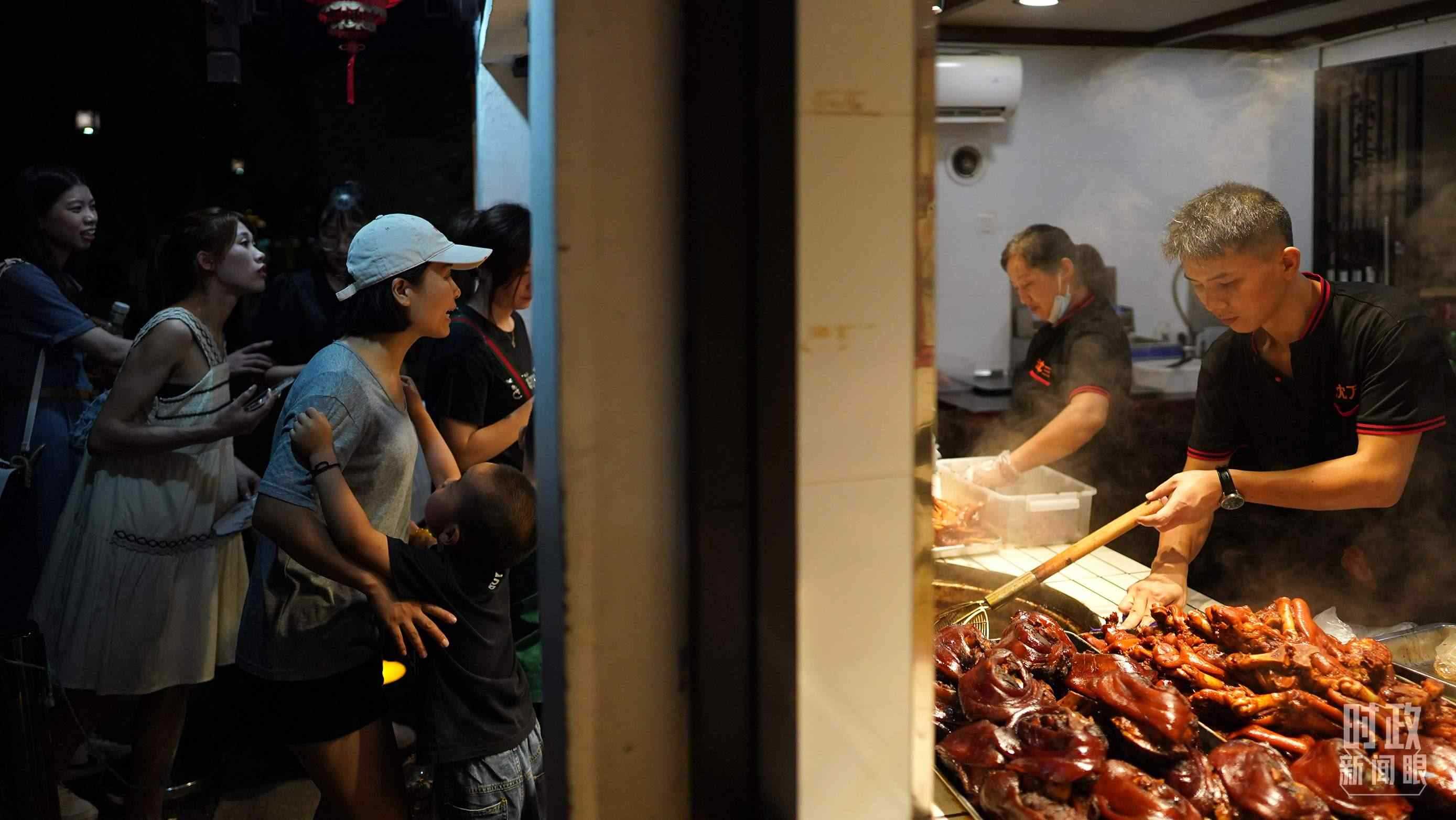 △江蘇省蘇州市平江路。（總臺(tái)國廣記者李晉拍攝）