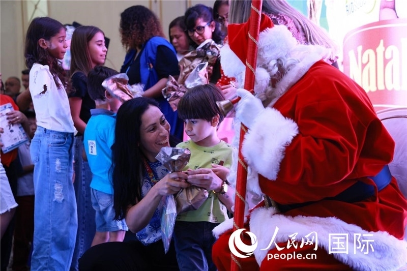 捐贈活動現(xiàn)場。人民網(wǎng)記者宋亦然攝