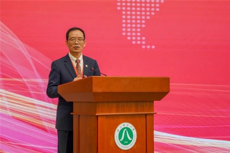 國務(wù)院學(xué)位委員會區(qū)域國別學(xué)學(xué)科評議組秘書長、浙江師范大學(xué)非洲研究院（非洲區(qū)域國別學(xué)院）院長劉鴻武致辭。主辦方供圖