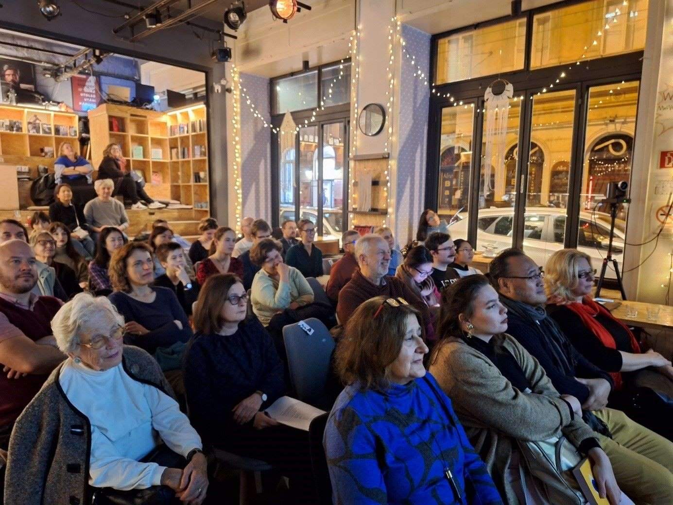 活動(dòng)吸引了40余位當(dāng)?shù)厥忻駞⑴c。摩爾多瓦尼·巴爾納巴斯攝