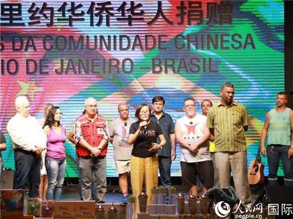 捐贈(zèng)活動(dòng)中方發(fā)起人之一的孫特英女士在捐贈(zèng)活動(dòng)中致辭。人民網(wǎng)記者 陳海琪攝