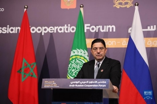 12月20日，在摩洛哥南部城市馬拉喀什舉行的第六屆阿拉伯-俄羅斯合作論壇主議程結(jié)束后，摩洛哥外交大臣布里達在記者會上講話。新華社記者霍晶攝
