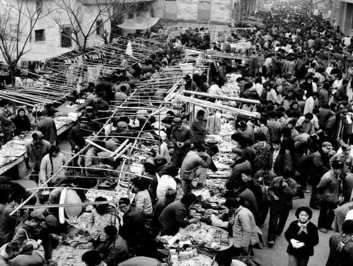 1982年，義烏湖清門馬路市場場景。拍友 金福根 攝