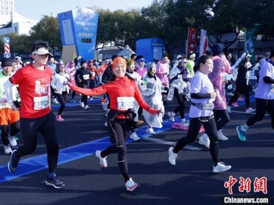 2023杭州馬拉松現(xiàn)場。肖健 攝