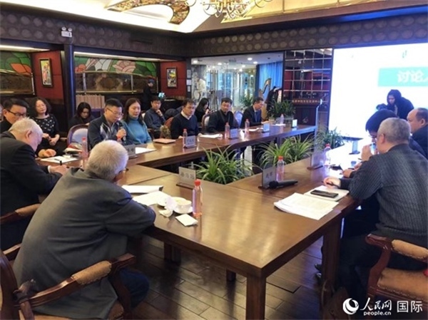 與會(huì)專(zhuān)家學(xué)者就拉美局勢(shì)和中拉關(guān)系展開(kāi)討論。人民網(wǎng)記者 趙健攝