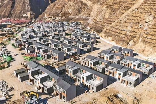 1月16日，門頭溝區(qū)齋堂鎮(zhèn)沿河口村，即將進(jìn)入內(nèi)部裝修環(huán)節(jié)的異地安置項目建設(shè)現(xiàn)場。