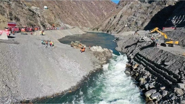 卡拉水電站實(shí)現(xiàn)大江截流。受訪者供圖