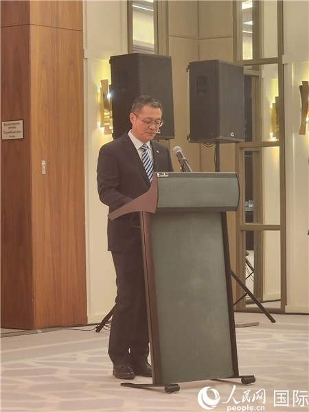 中國駐哈大使館公使銜參贊蘇予致辭。人民網(wǎng)記者 李強攝